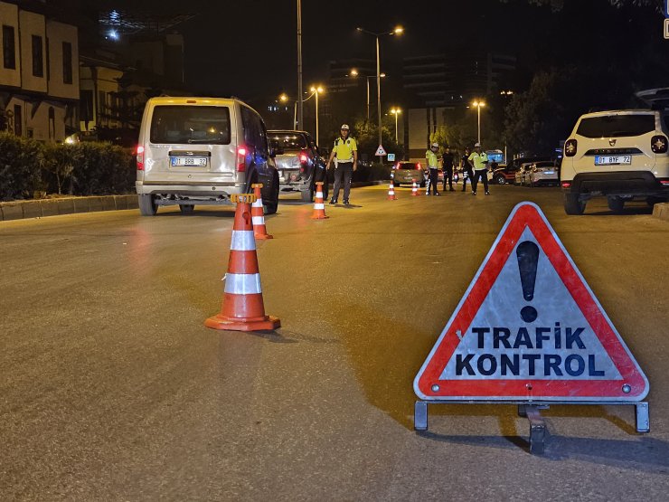 Adana'da 1836 Polis İle Helikopter Ve Dron Destekli Asayiş Uygulaması