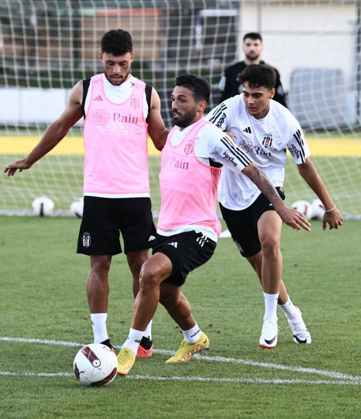 Beşiktaş Günü Çift Antrenmanla Tamamladı