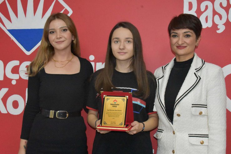 İklim Değişikliği Projesiyle, Dünyada Gelecek Vaat Eden 100 Öğrenci Arasına Girdi