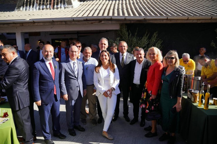 18'inci Uluslararası Ayvalık Zeytin Hasat Ve Turizm Festivali Başladı