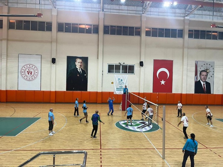 guneysuda-kurumlar-arasi-voleybol-heyecani-1.jpg