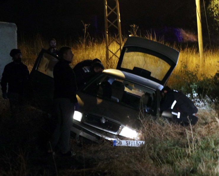 Kayseri'de, Şarampole Devrilen Otomobilin Sürücüsü Öldü