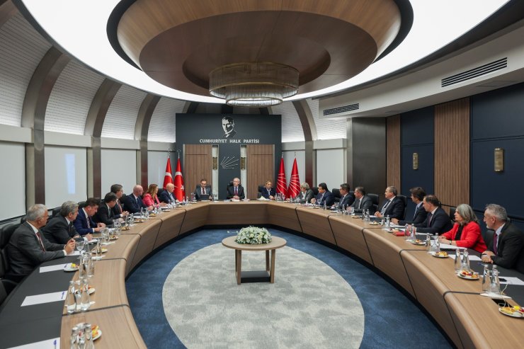 Kılıçdaroğlu, Milletvekilleri İle Bir Araya Geldi