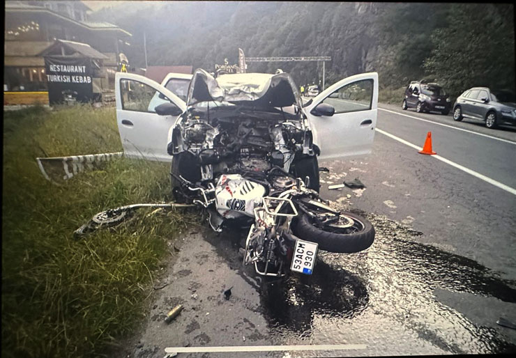rizenin-camlihemsin-ilcesinde-meydana-gelen-kazada-motosiklet-surucusu-hayatini-kaybetti.jpg