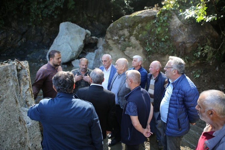 ak-parti-rize-milletvekili-av-harun-mertoglu-gectigimiz-gunlerde-siddetli-yagislarin-neden-oldugu-ardesendeki-heyelan-bolgelerinde-incelemelerde-bulundu-1.jpg