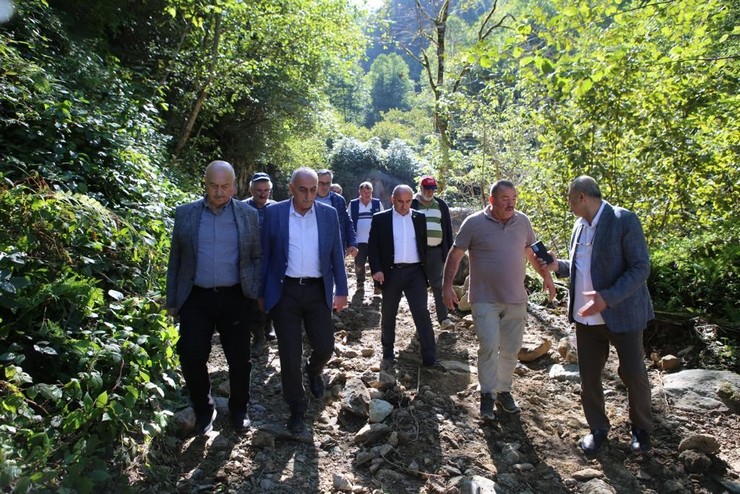 ak-parti-rize-milletvekili-av-harun-mertoglu-gectigimiz-gunlerde-siddetli-yagislarin-neden-oldugu-ardesendeki-heyelan-bolgelerinde-incelemelerde-bulundu-5.jpg