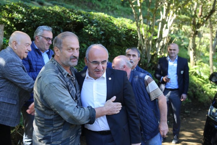 ak-parti-rize-milletvekili-av-harun-mertoglu-gectigimiz-gunlerde-siddetli-yagislarin-neden-oldugu-ardesendeki-heyelan-bolgelerinde-incelemelerde-bulundu-9.jpg
