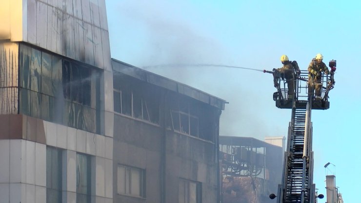(Geniş Haber)silivri’deki Fabrika Yangını 5 Saat Sonra Söndürüldü