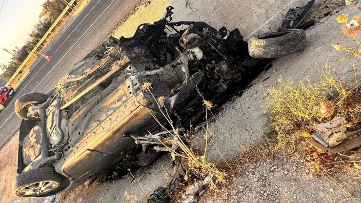 Nusaybin'de, Takla Atıp Su Kanalına Devrilen Otomobildeki 5 Kişi Yaralandı