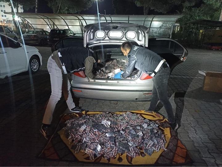 Şüpheli Araçtan 110 Bin 600 Sentetik Ecza Hap Çıktı