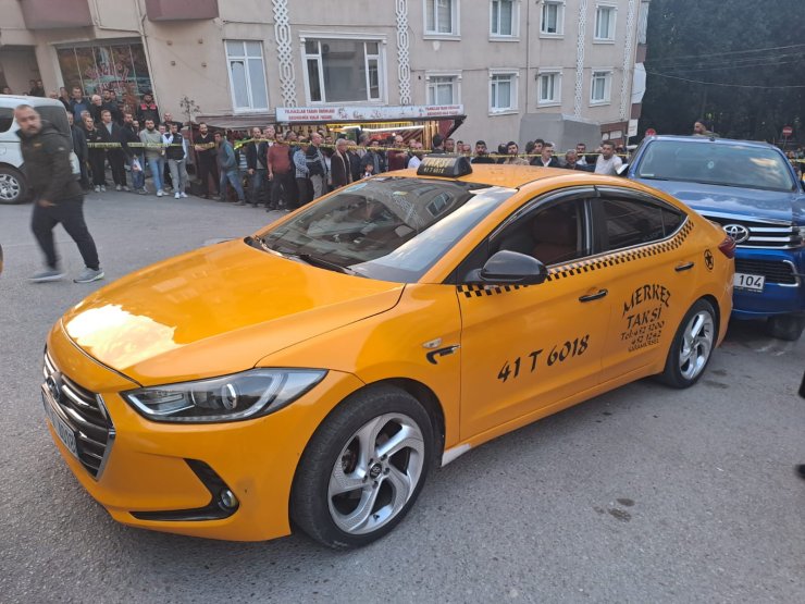 Taksiciyi Darbedip, Tabancayla Öldürdü