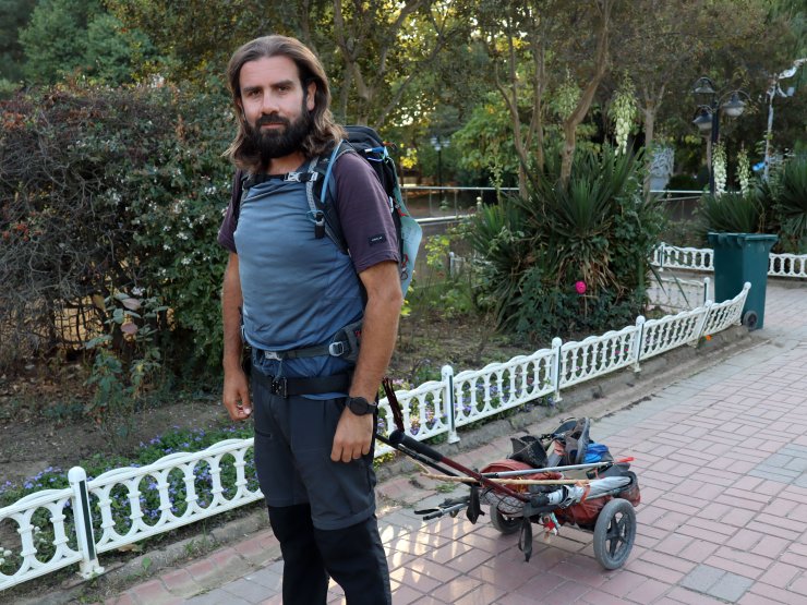 Annesinin Anısına Fransa'dan Başladığı Yürüyüşte Türkiye'ye Ulaştı