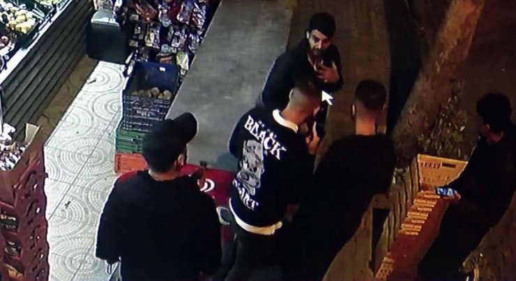 Avcılar'da Bel Çantalı Düzenekle Hırsızlık