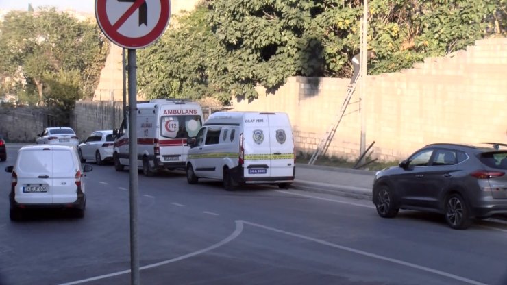 (Geniş Haber)-fatih'te Topkapı Surlarında Erkek Cesedi Bulundu