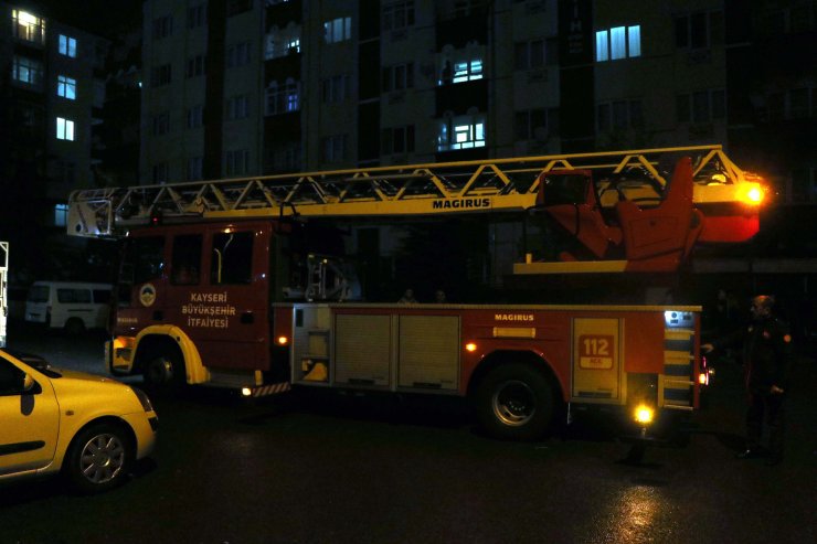 Kayseri'de Apartmanın Sığınağında Çıkan Yangında 1'i Bebek 8 Kişi Dumandan Etkilendi