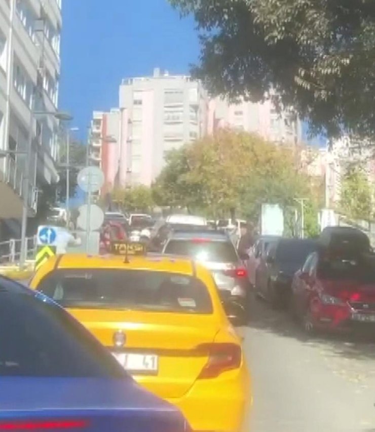 Şişli'de Sopalı Yol Tartışması Kamerada