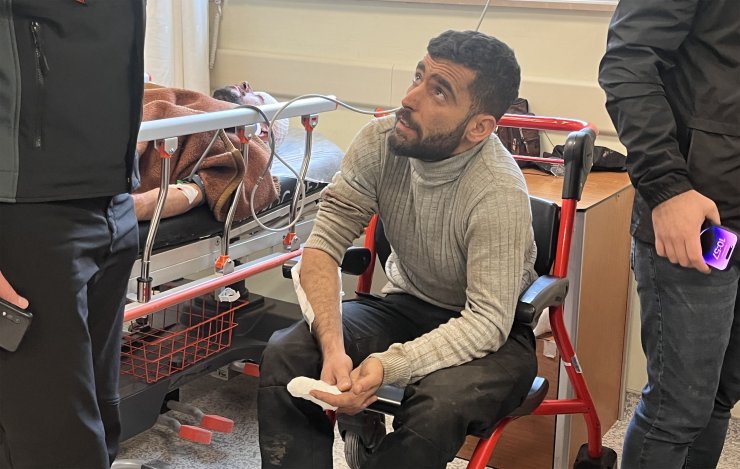 Sivas'ta Yolcu Otobüsü Devrildi: 7 Ölü, 40 Yaralı (4)