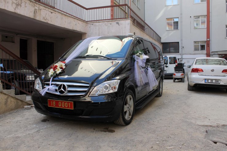 Valinin Makam Aracı, Gelin Arabası Oldu