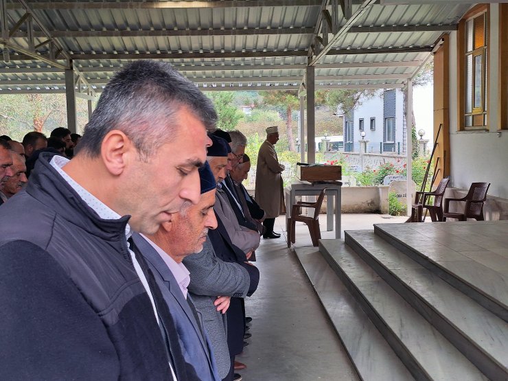 Doğum Günü Eğlencesinden Dönerken Kazada Ölen 3 Arkadaştan Sinan, Toprağa Verildi