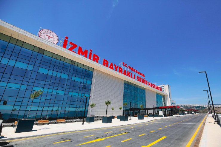 İzmir Şehir Hastanesi, Hasta Kabulüne Başladı