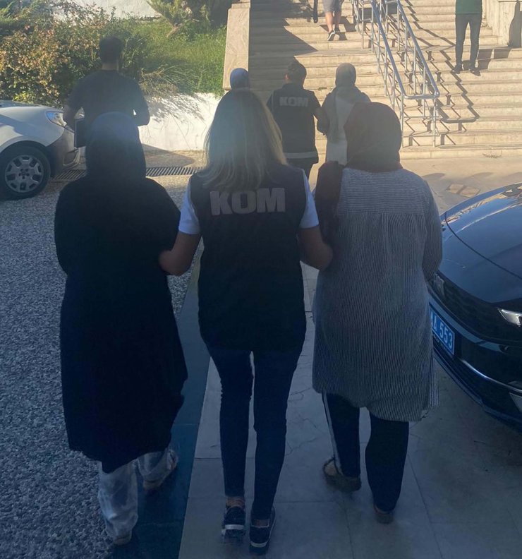 Muğla'da Firari Hükümlü Fetö Üyesi 4 Kadın Yakalanıp, Tutuklandı