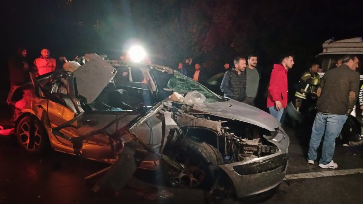 Tem'de Onlarca Araç Birbirine Girdi; İstanbul İstikameti Trafiğe Kapalı (1)