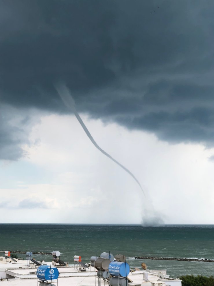 Adana'da Denizde Hortum Oluştu