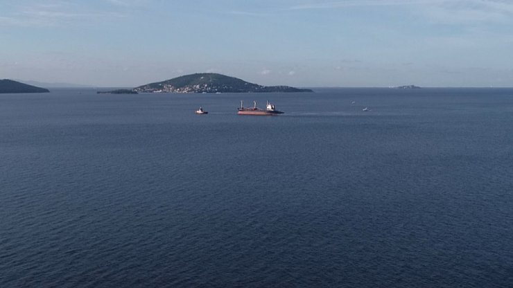 Maltepe Açıklarında Karaya Oturan Kuru Yük Gemisi Bulunduğu Yerden Kurtarıldı