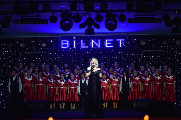 ‘Cumhuriyet Resepsiyonu’ İzleyenleri Yıllar Öncesinin Atmosferine Götürdü