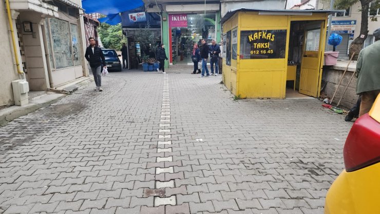 Taksiciyi Bıçakla Öldürdü; Suç Aletini Beze Sarıp Bir İş Yerine Emanet Bıraktı
