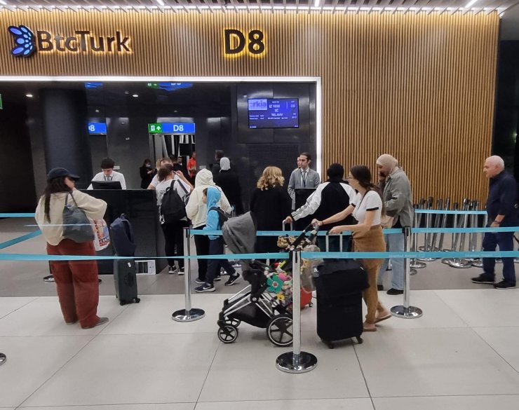 Türkiye'deki İsrail Vatandaşları İstanbul'dan Ayrılıyor-2