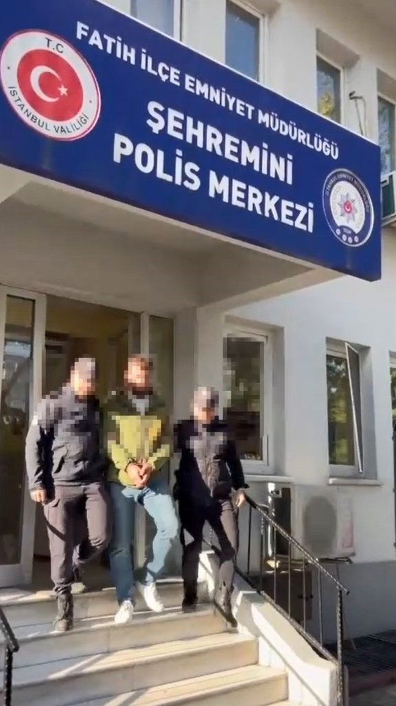 Fatih'te İett Şoförüne Baltayla Saldıran Şüpheli Gözaltına Alındı