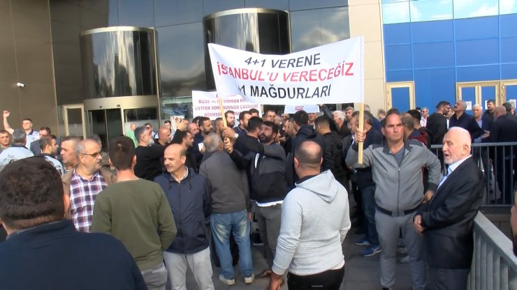 İbb Önünde '4+1 Araç İstiyoruz' Eylemi