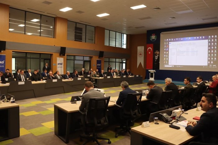 rize-ili-2023-yili-4-donem-il-koordinasyon-kurulu-toplantisi-rize-valisi-ihsan-selim-baydas-baskanliginda-afad-acil-durum-yonetim-merkezinde-gerceklestirildi-4.jpeg