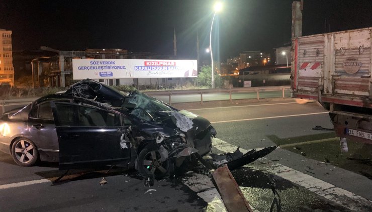 Tekirdağ'da Kamyona Çarpan Otomobildeki 4 Kişi Yaralandı