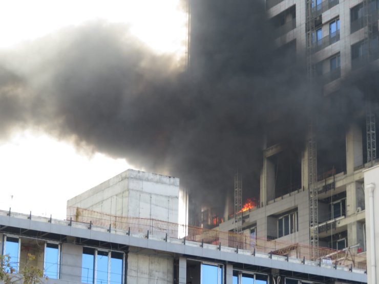 Ataşehir'de İnşaatta Yangın - 1