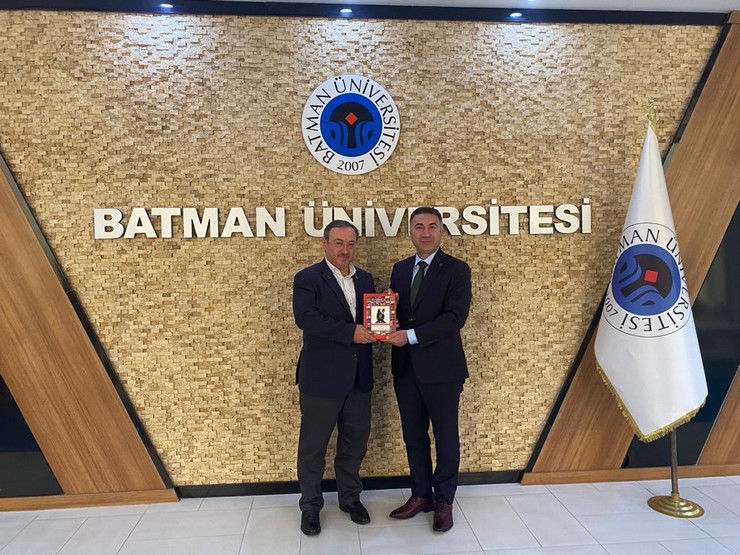 caykur-genel-muduru-yusuf-ziya-alim-batman-universitesini-ziyaret-ederek-rektor-prof-dr-idris-demir-ile-gorustu-3.jpg