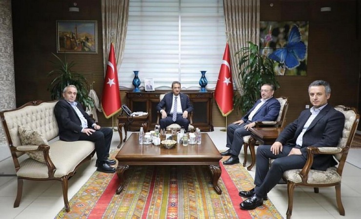caykur-genel-muduru-yusuf-ziya-alim-hemsehrisi-bitlis-valisi-erol-karaomerogluna-hayirli-olsun-ziyaretinde-bulundu-1.jpg