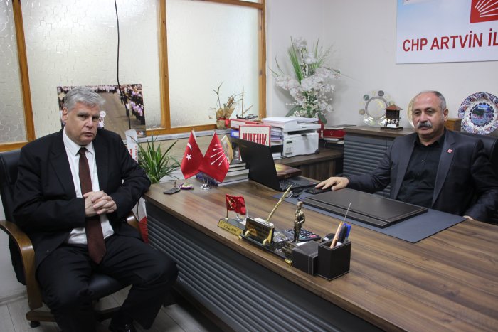 chp-genel-baskanligina-adayligini-aciklayan-oymen-artvin-il-baskanligini-ziyaret-etti-3.jpg