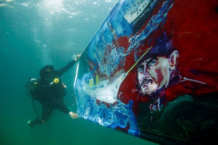 Cumhuriyet'in 100'üncü Yılında Nemrut Gölü'nden Kaş'a Bin Dalgıçla 'Cumhuriyet Dalışı'