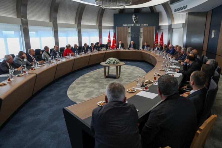 Kılıçdaroğlu, Diyarbakır İl Ve İlçe Başkanlarını Kabul Etti