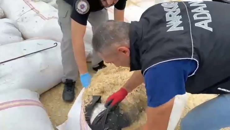 Saman Çuvallarından 66 Kilo Esrar Çıktı