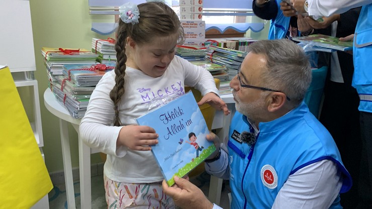 turkiye-diyanet-vakfi-bir-yilda-55-bin-kitap-dagitti-2.jpg
