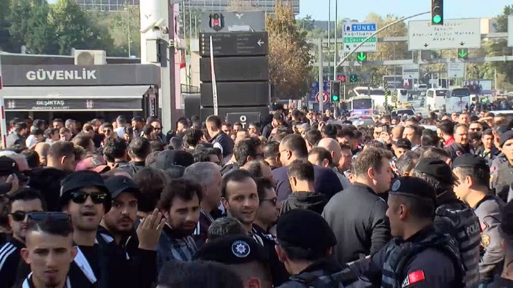 Beşiktaşlı Taraftarların Derbi Yolculuğu Başladı