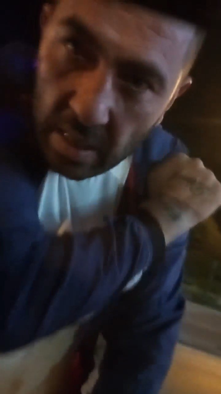 Maltepe'de Önünü Kestiği Taksinin Camlarını Yumrukladı