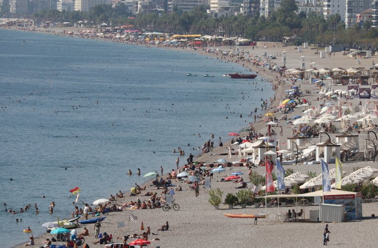Antalya'da Ekimin Son Haftasında Deniz Keyfi