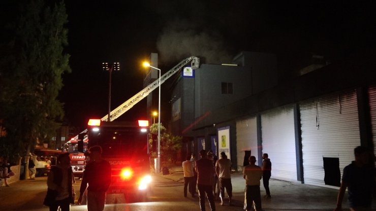 Depodaki Yangında 7 Bin Lastik Yandı