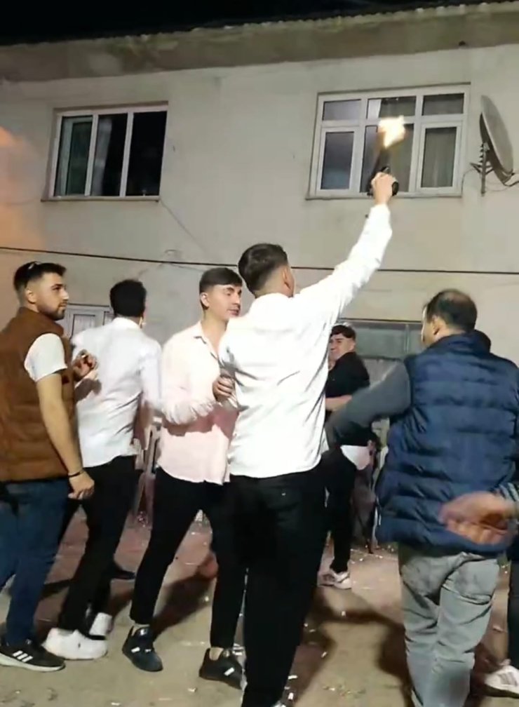 Düğünde Havaya Ateş Açan Magandayı Arkadaşı Uyardı; O Anlar Kamerada