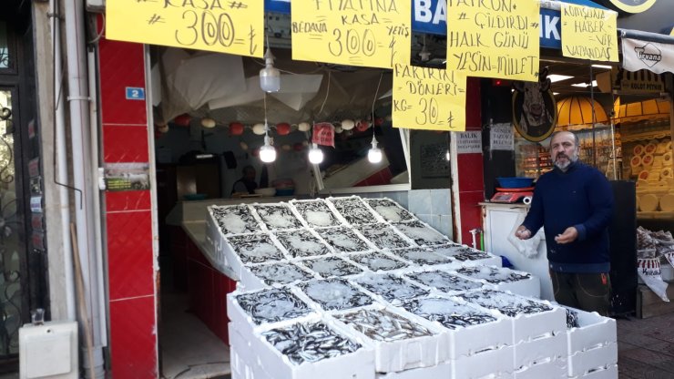 Rize'de Hamsi Fiyatı 30 Liraya Düştü