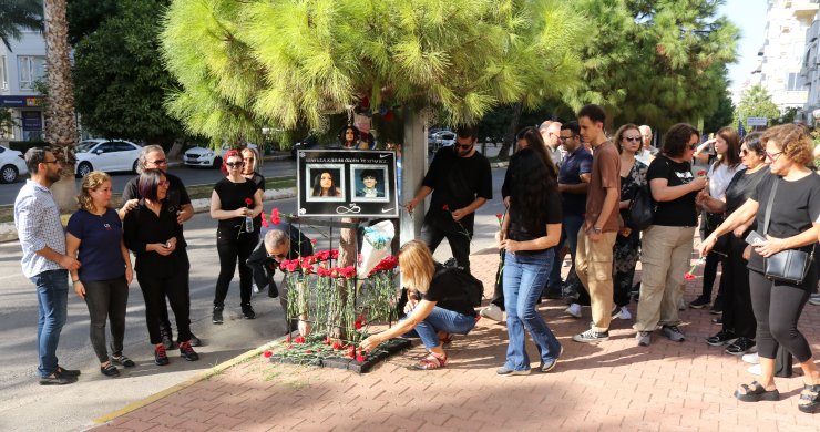 Skuter Kazasında Ölen Liseli Ada Ve Mahmut, Olay Yerinde Anıldı